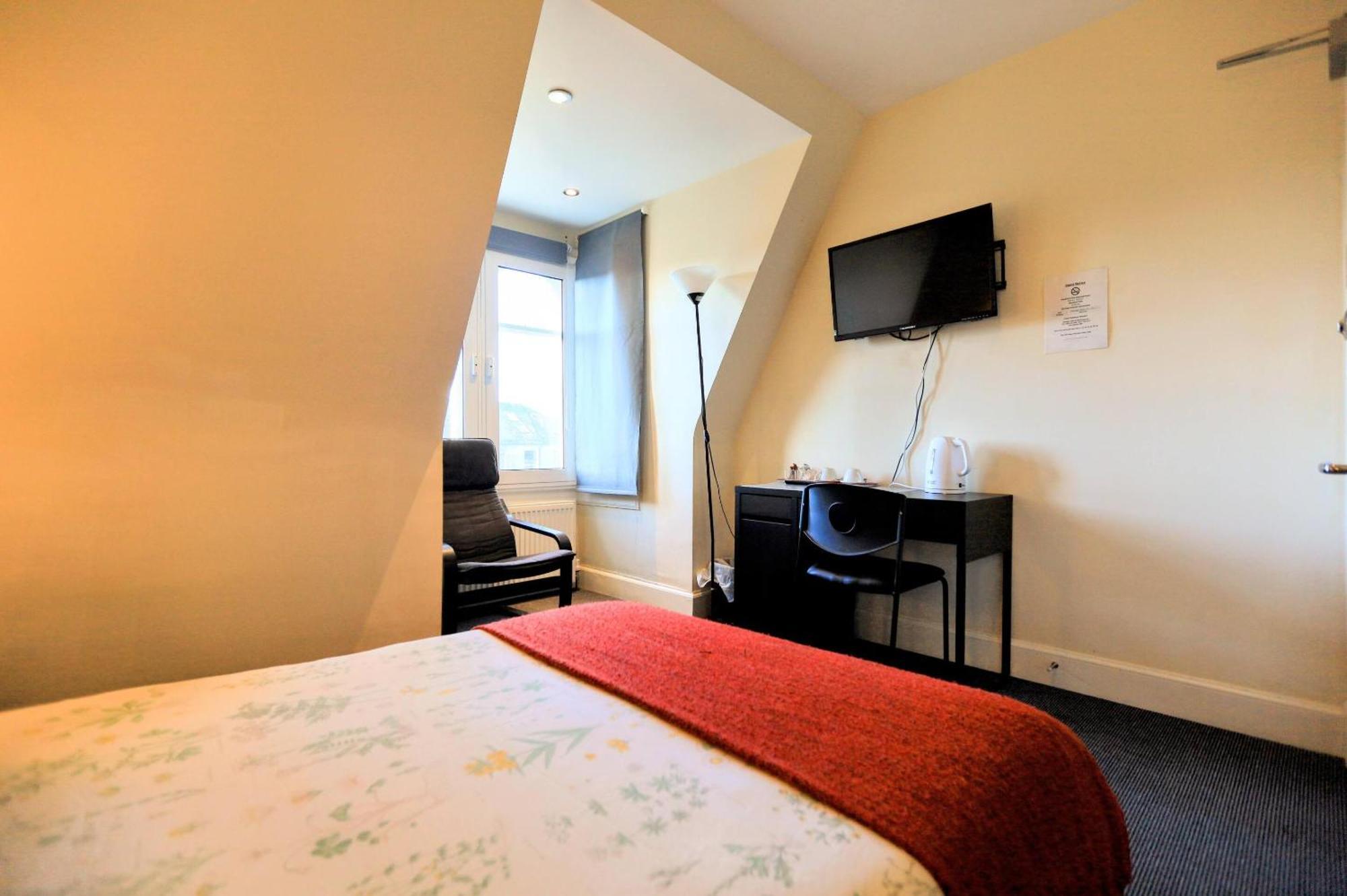 Edinburgh Holiday Guest House Bed & Breakfast 3*